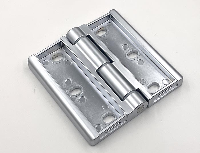 Temperature cycling chamber hinges